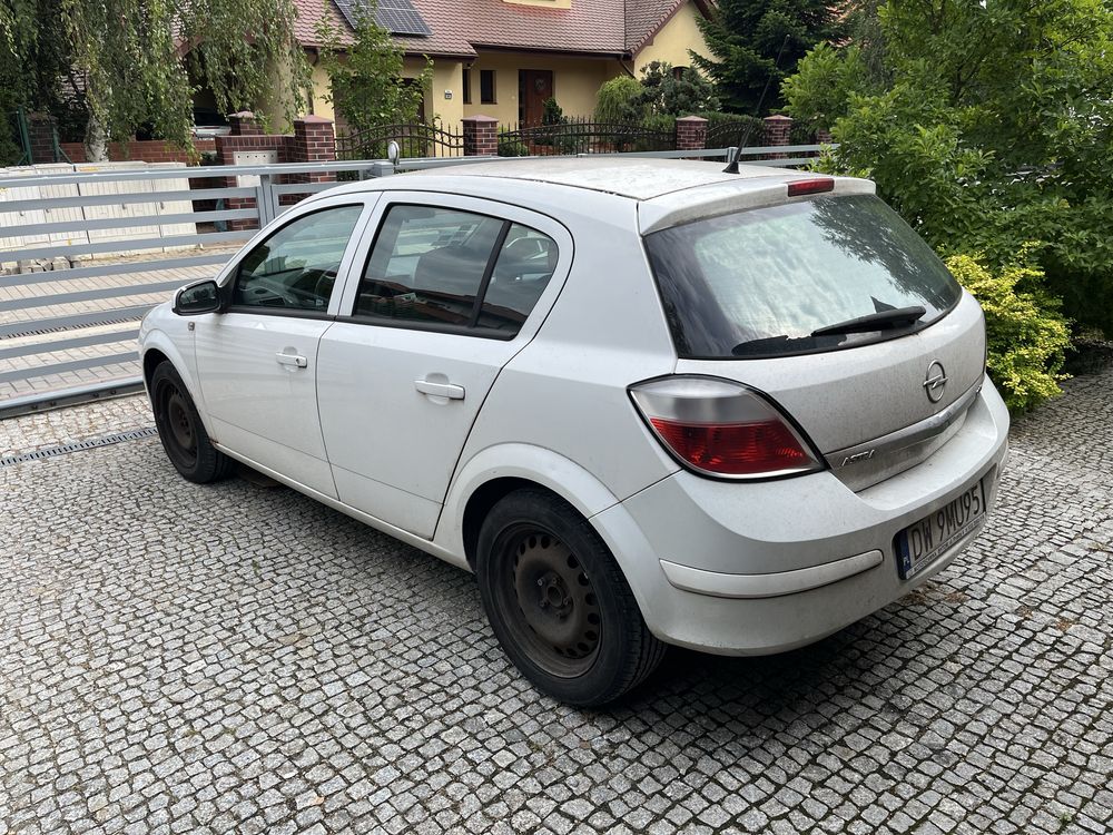 Opel Astra 2006 1.3 CDTI hatchback
