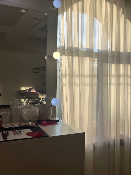 Оренда Місце перукаря, бровиста , кабінет з кушеткою, для манікюру