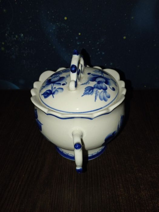 Винтажная фарфоровая сахарница Гжель