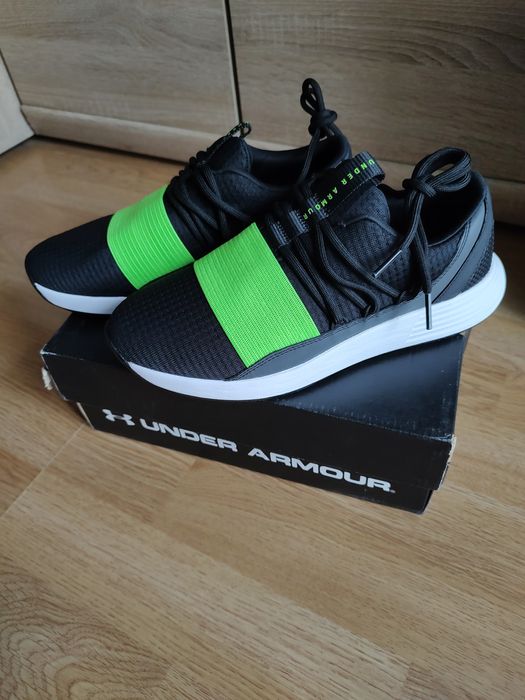 Buty sportowe damskie firmy Under Armour model