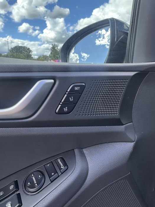 Hyundai Ionic 2017 в максимальній комплектації