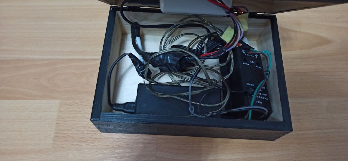 Ledy RGB lampy , słupki itp