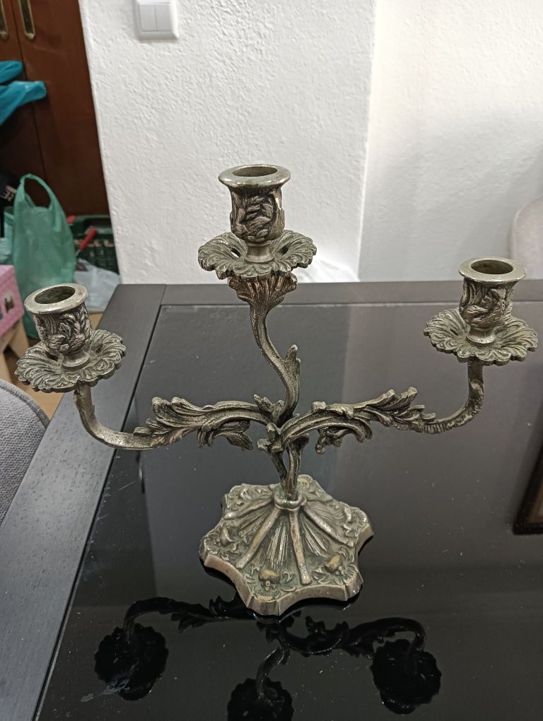 Vendo castiçal de mesa