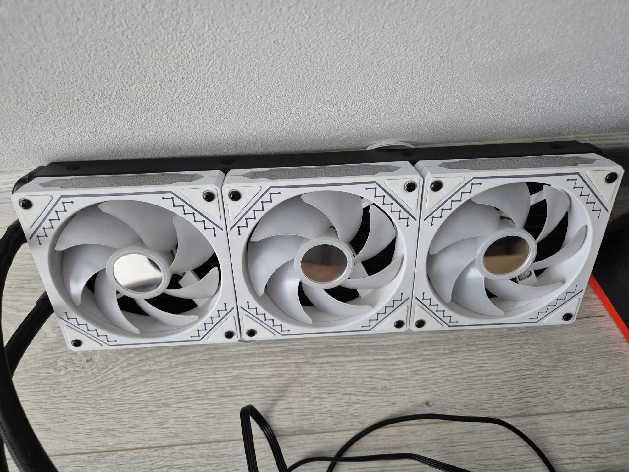 360mm водяне охолодження ASUS ROG RYUJIN 360 (A-RGB) є екран. Trade-in