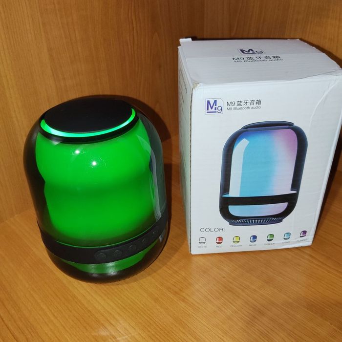 Якісна блютуз колонка нічник з Fm радіо та підсвіткою