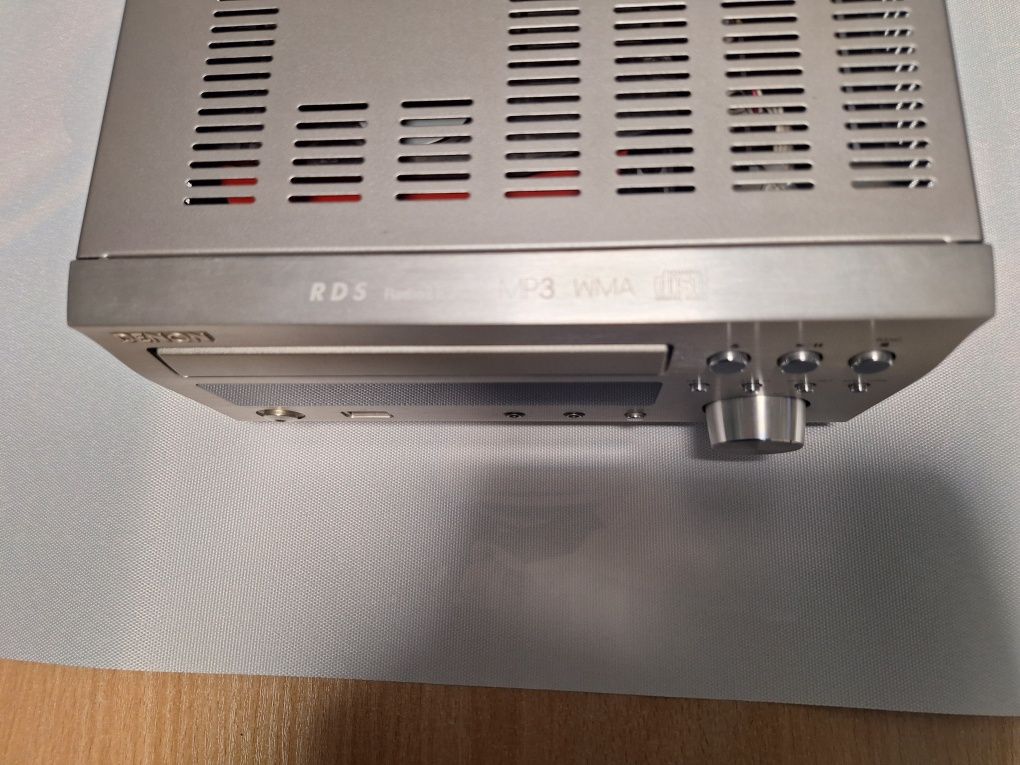 Amplituner Denon