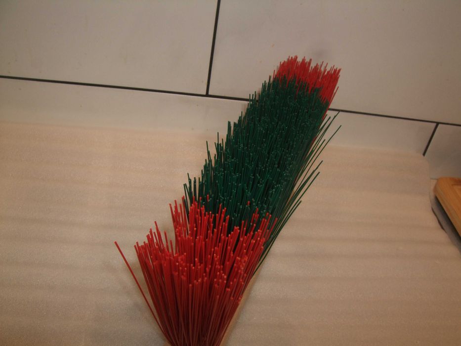 MIOTŁA Ogrodowa Ulicówka DŁUGIE WŁOSIE Drewno TRAPEZ 25/30 x 15 cm