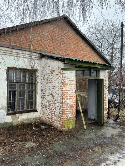 Продам громадський будинок (магазин)