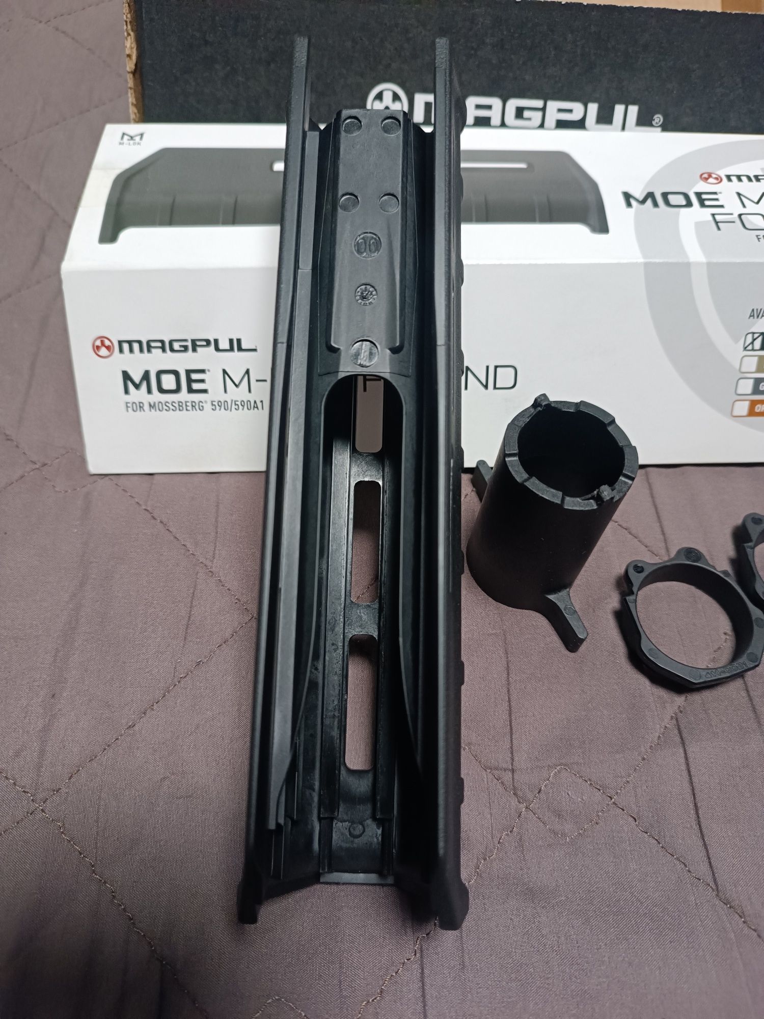 Цівка Magpul на Mossberg 590/590A1