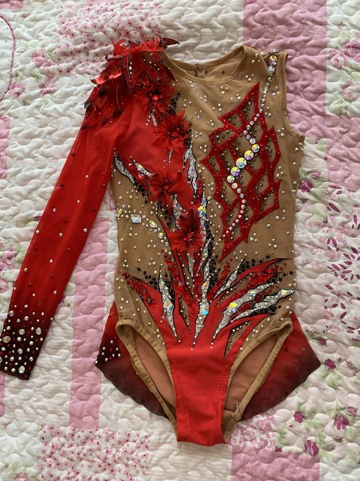 Продам наш любимый первый купальник на 6-8 лет.