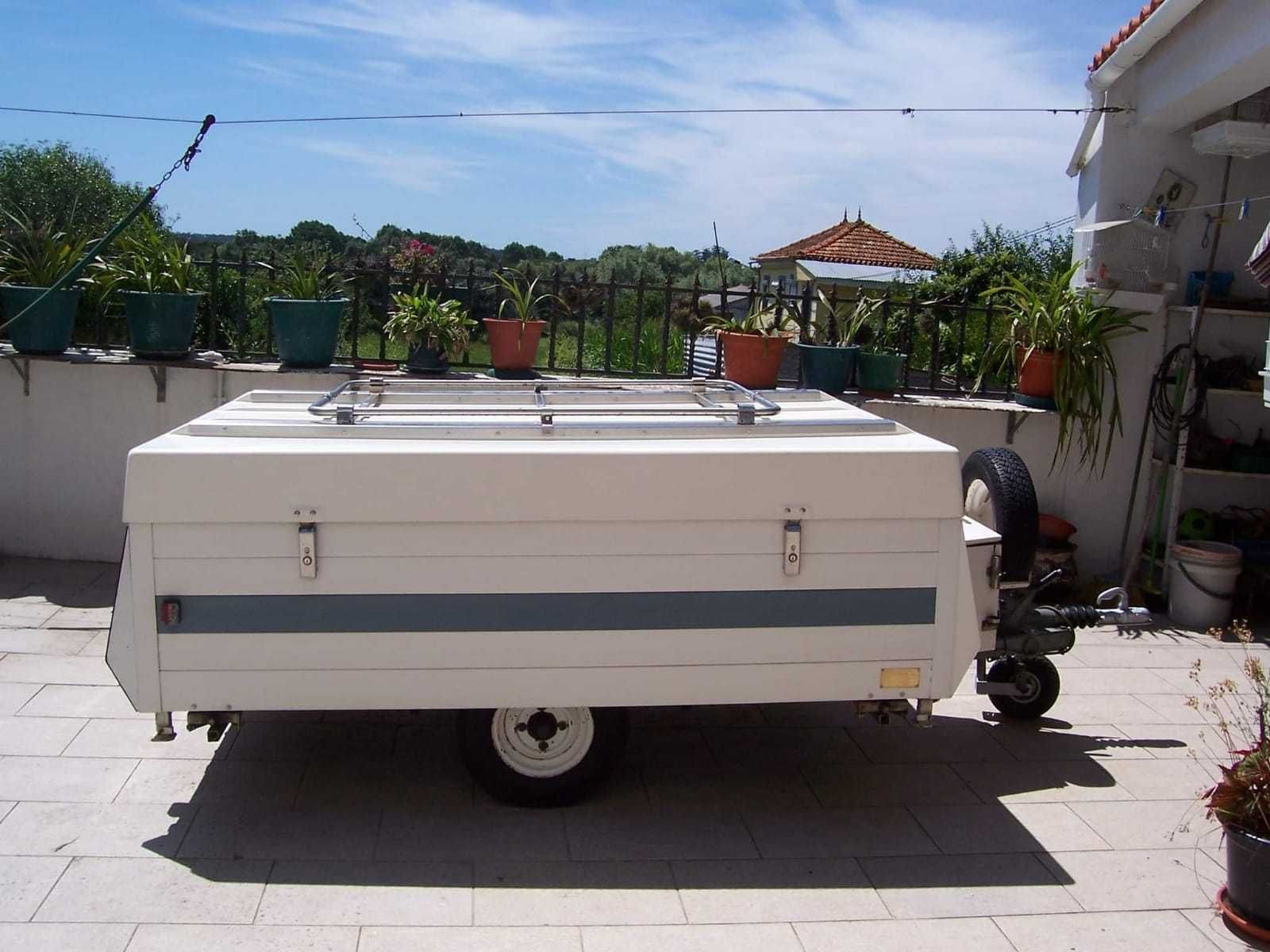 Auto Tenda com 2+1 quartos e avançado sala/cozinha. Zero kms.