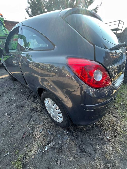 ćwiartka tył tylna błotnik poszycie corsa d lift 1.3  cdti lak z190 3d