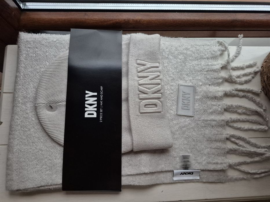Czapka Szalik Zestaw DKNY