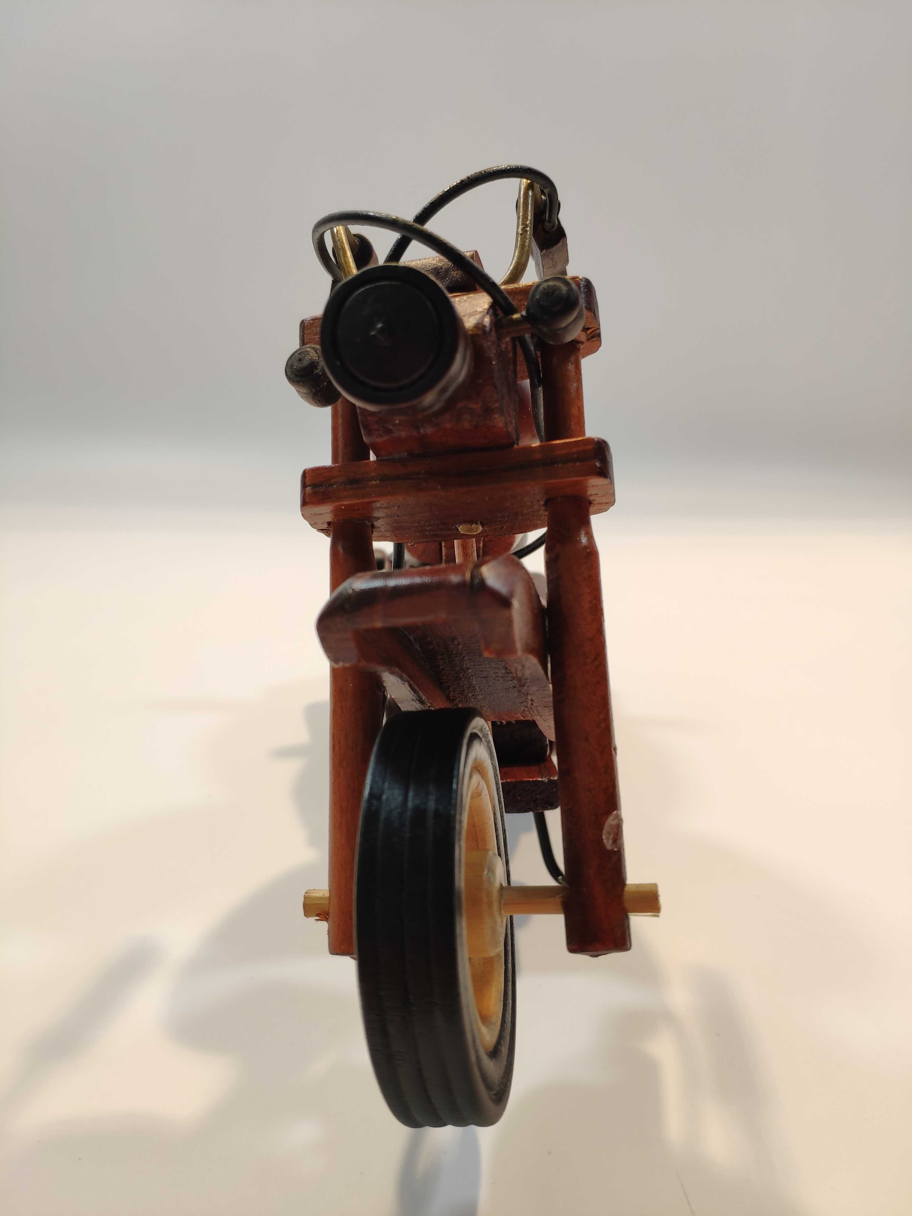 Drewniany motor. Motocykl model D. Pomysł na idealny prezent