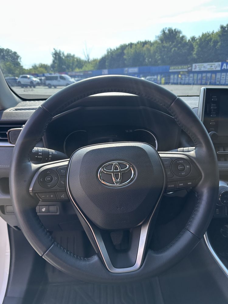 Toyota Rav4 2022 офійійна, на гарантіі