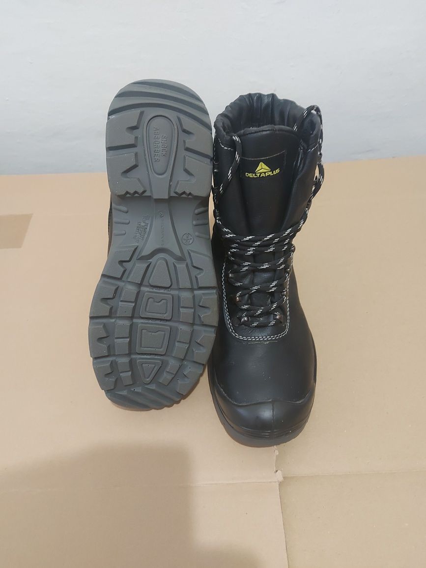 Botas de Segurança Delta Plus, forrados. Para inverno.