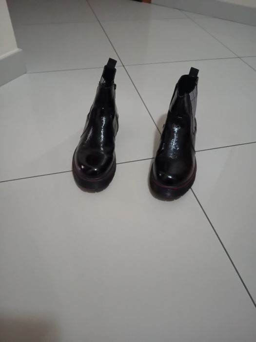 Sprzedam kożuszek sztuczny damski ,krótkie kozaki i buty męskie adidas