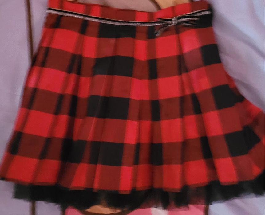Spódnica dla dziewczynki w kratkę   roz. 6 -7 lat