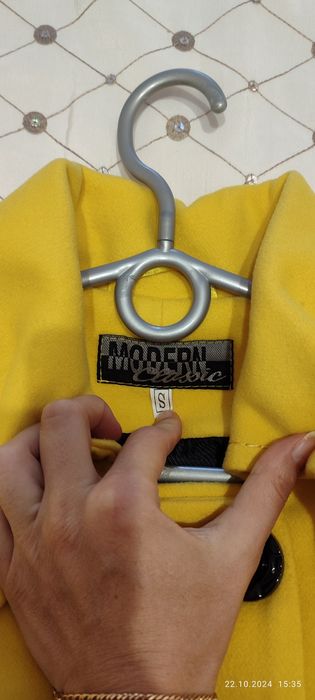 Пальто осенние в отл .состоянии