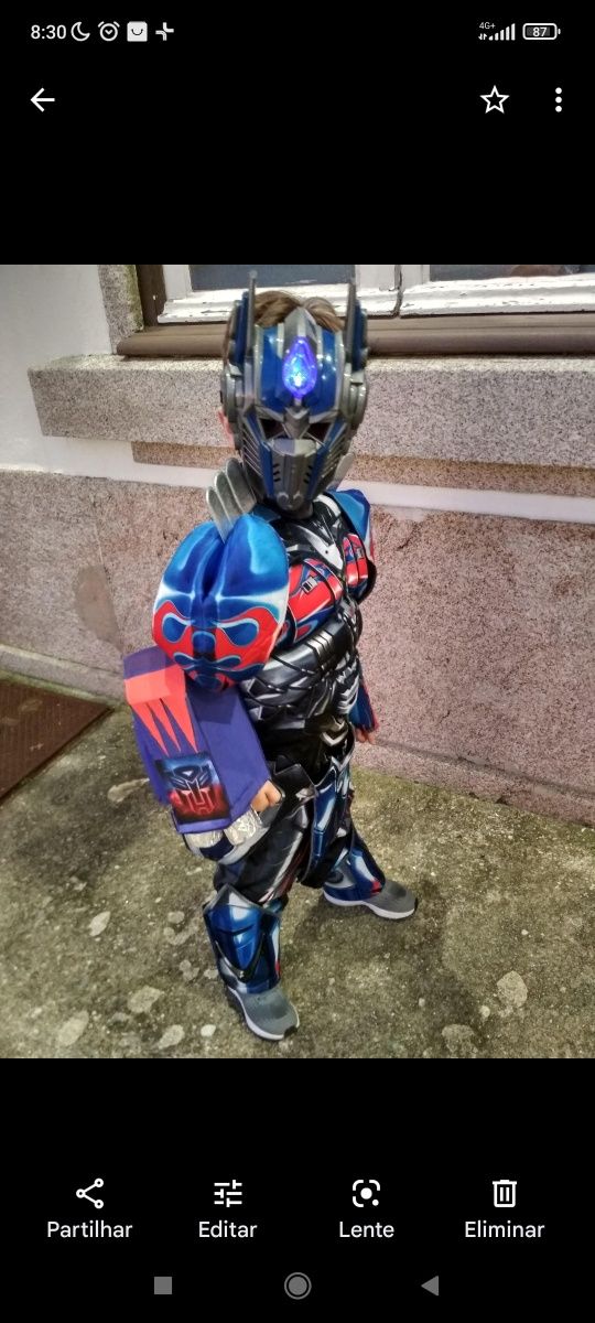 Carnaval Optimus prime