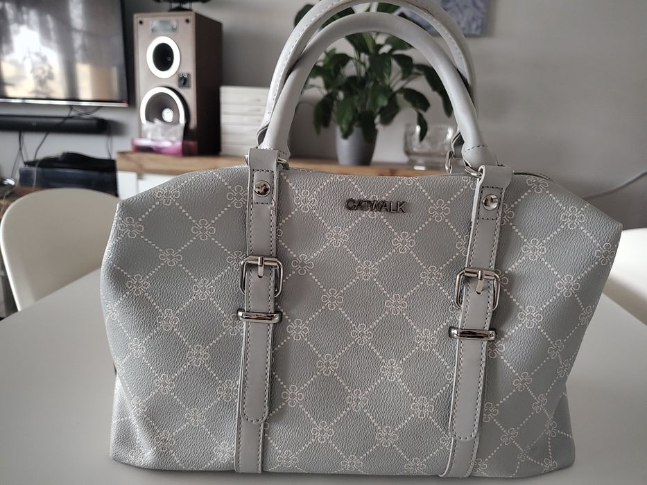 Torebka damska kuferek do ręki Catwalk