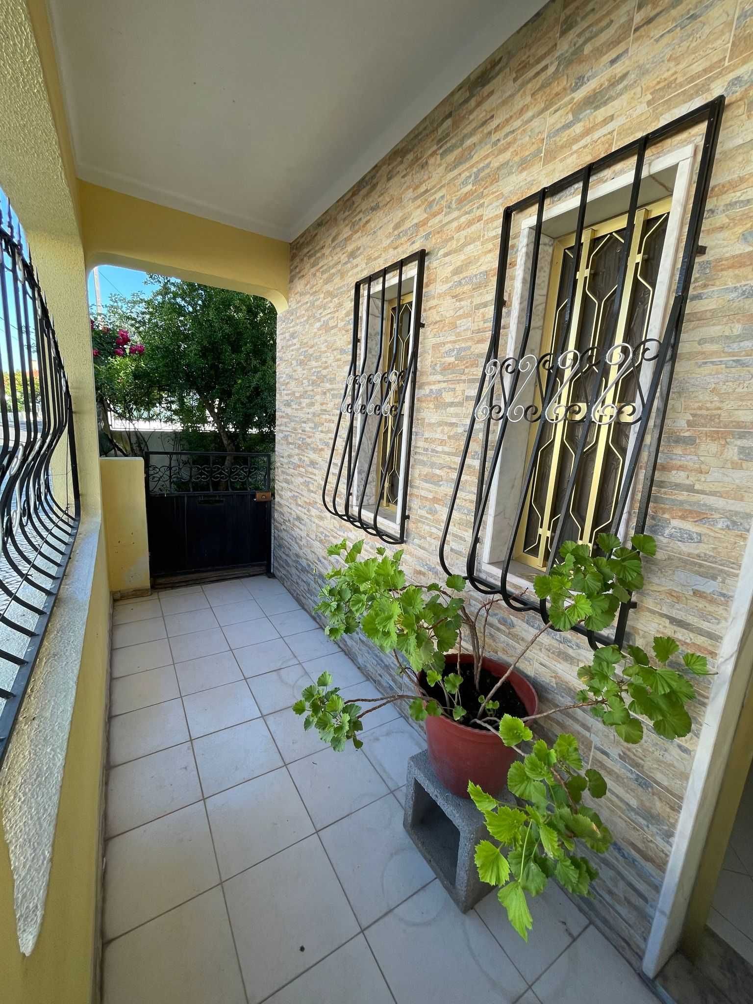 Grande Casa de Família T5 c/ Anexo, Garagem e Quintal, Ponte de Sor