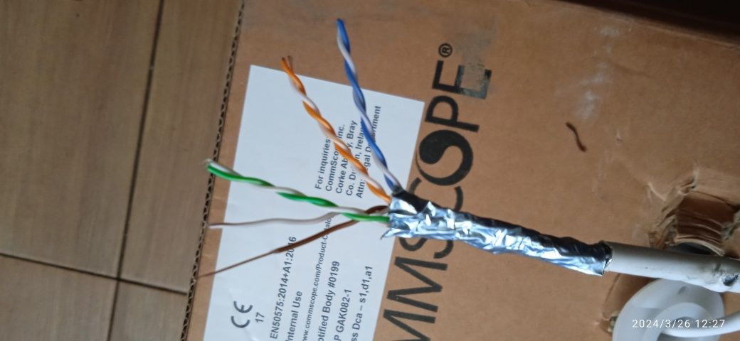 Кабель "вита пара"  (305 м) Commscope cat5e 4ftp solid lszh 24awg