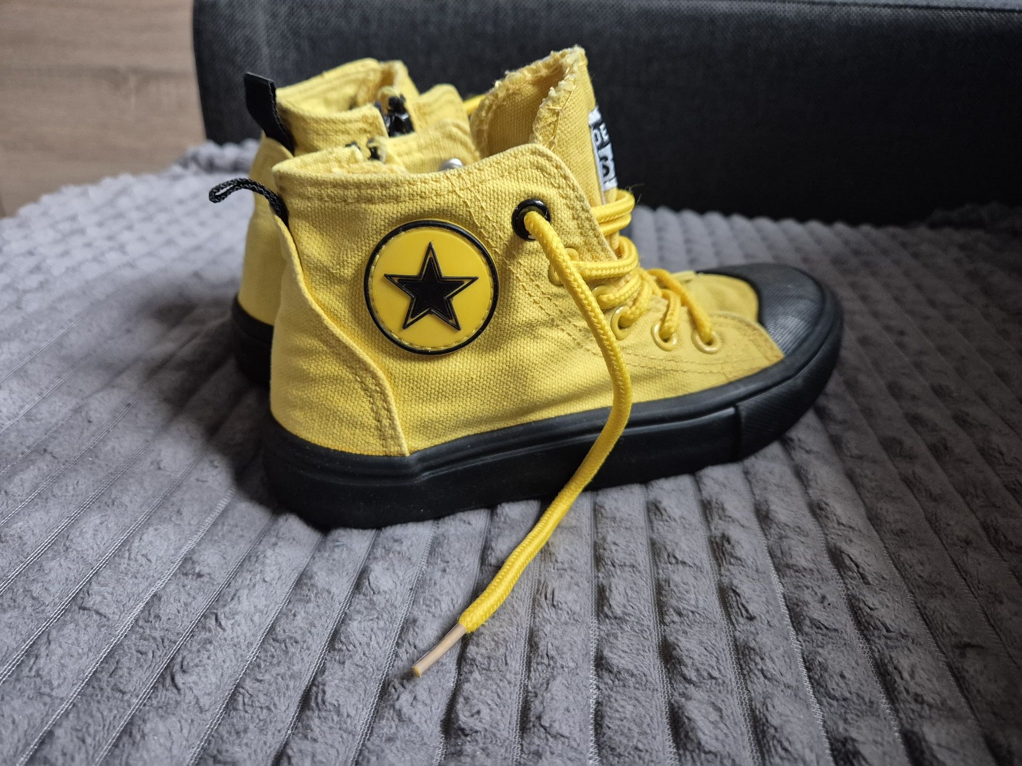 Żółte trampki atlas convers