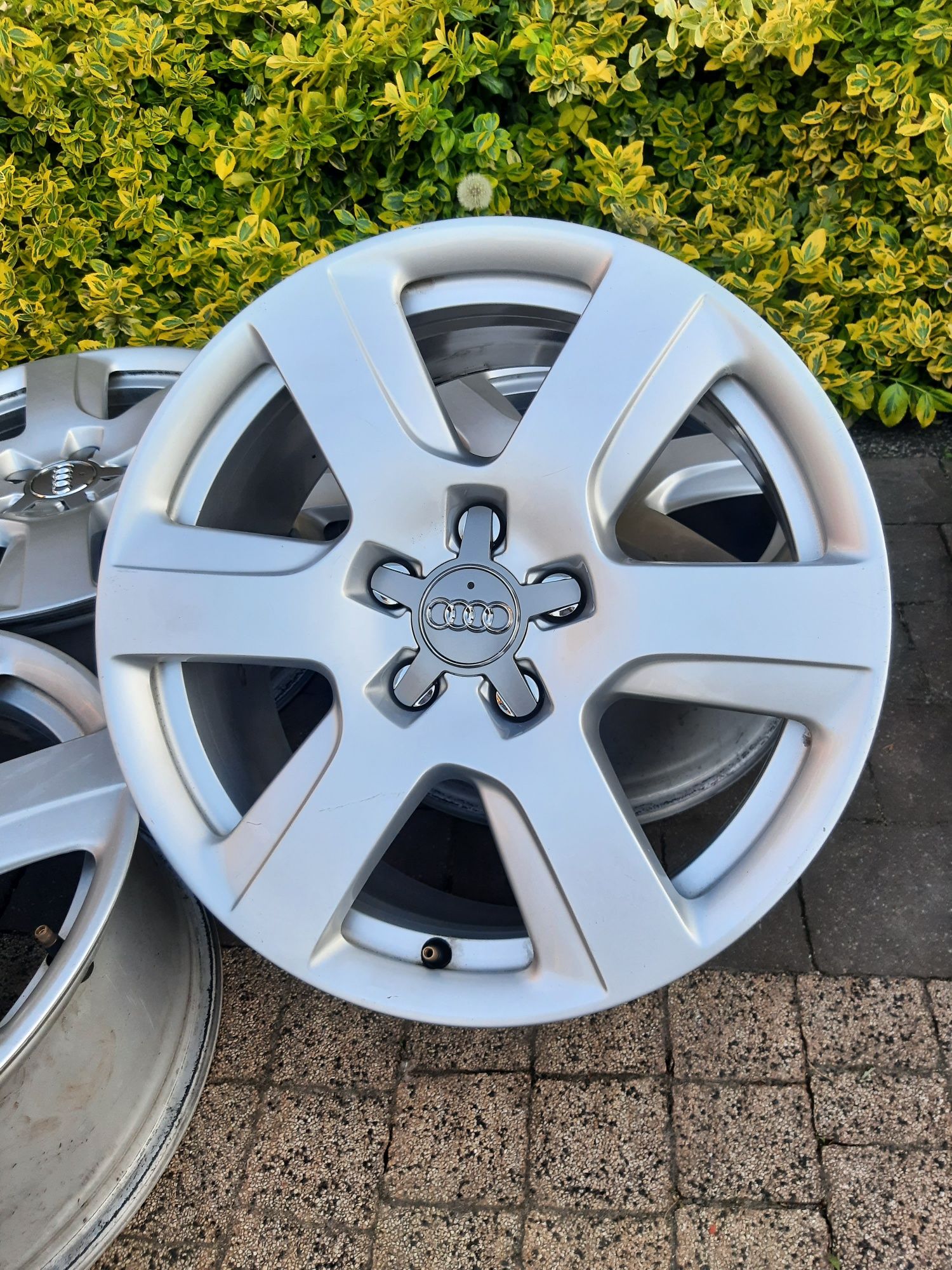 Felgi 17 Audi 5x112 7,5J et37