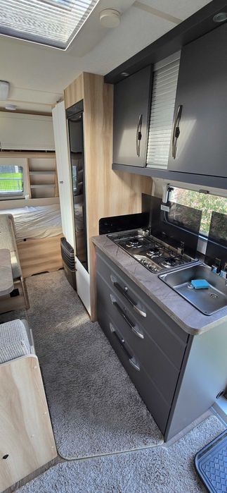 Przyczepa kempingowa wynajem Hobby 490KMF