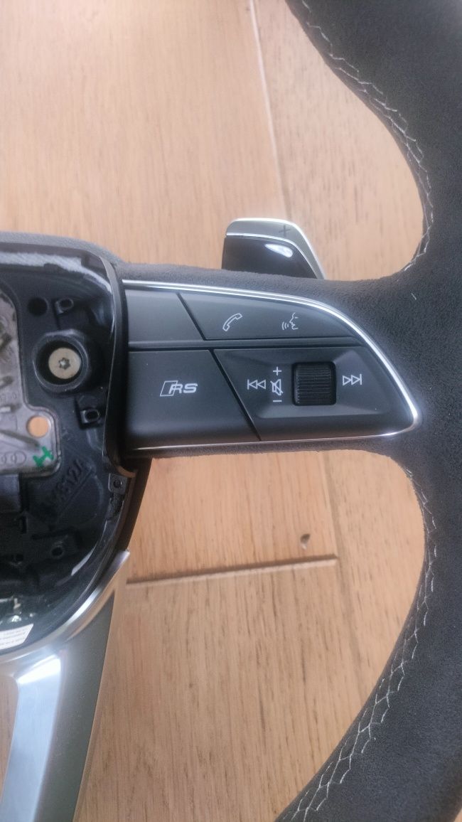 Nowa kierownica Audi RSQ8 RSQ7 alcantara łopatki