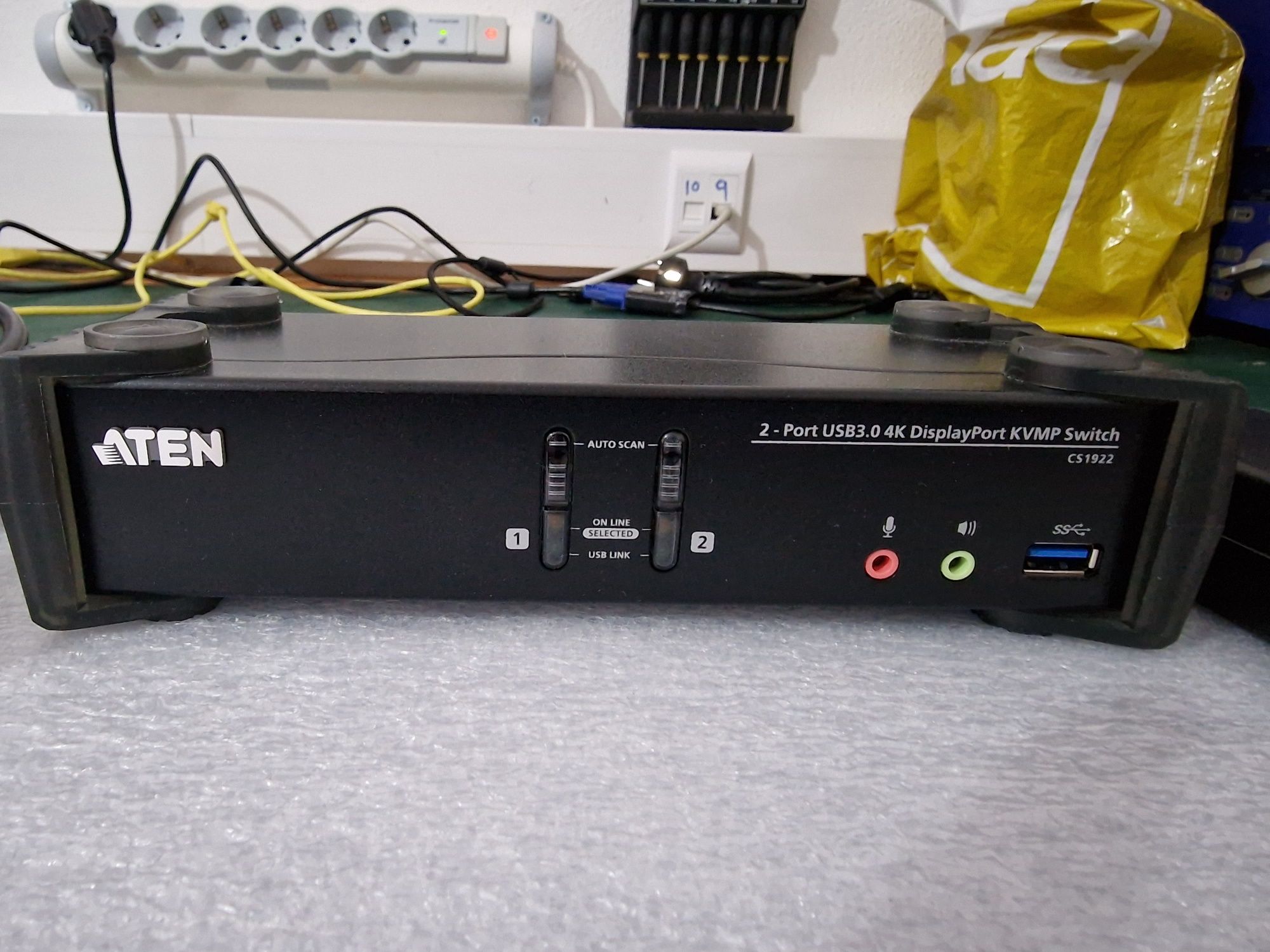 Switch KVM Aten CS1922 DP 4K