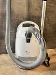 Odkurzacz Miele S8360