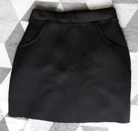 Czarna prosta piankowa spódnica mini elegancka 36 S wizytowa