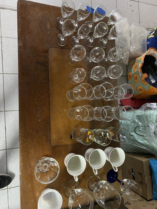 31 copos variados tudo por 7€