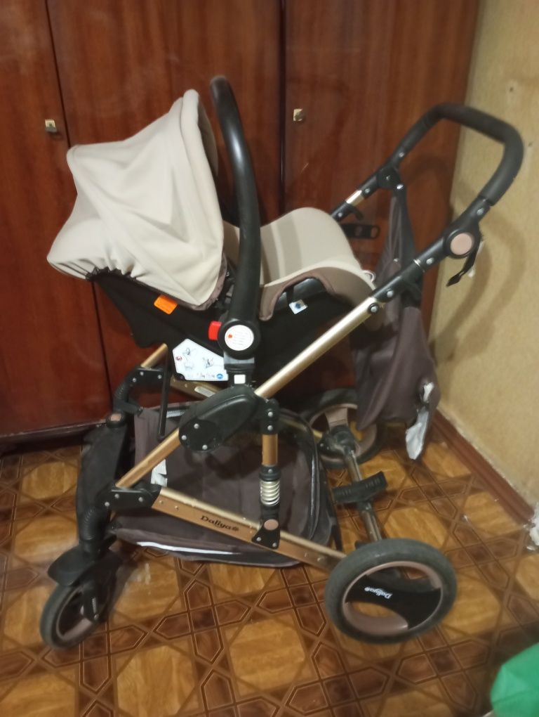Продам коляску 3 в 1 после одного ребенка