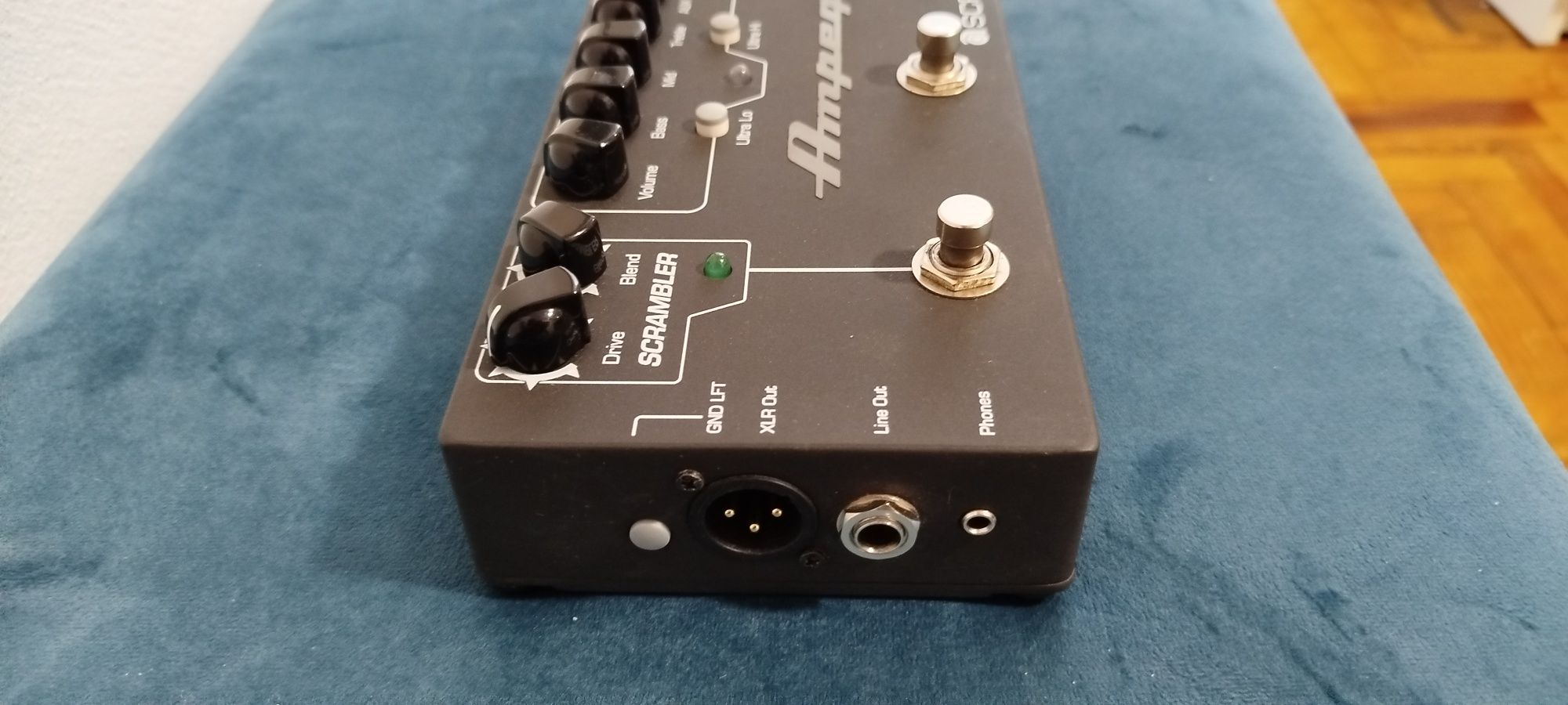 Ampeg SCR-DI pré-amp