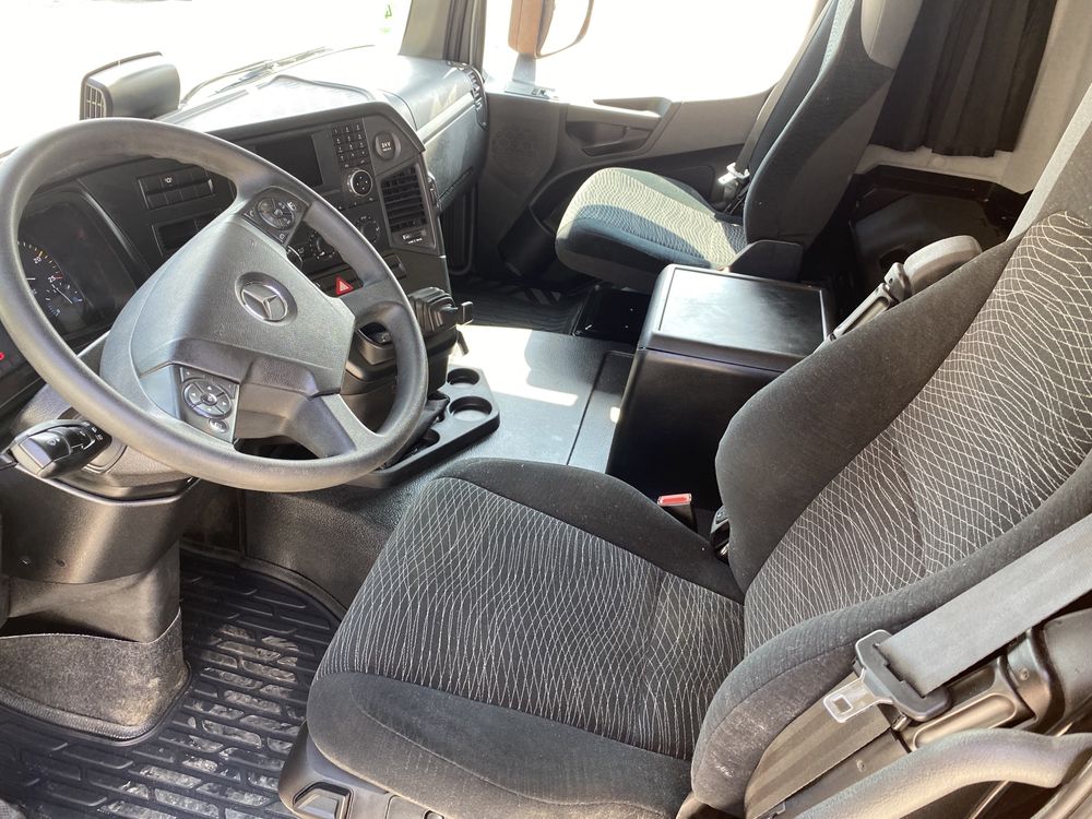 Arocs 4x4 HUD plus Schmitz wywrotka stal