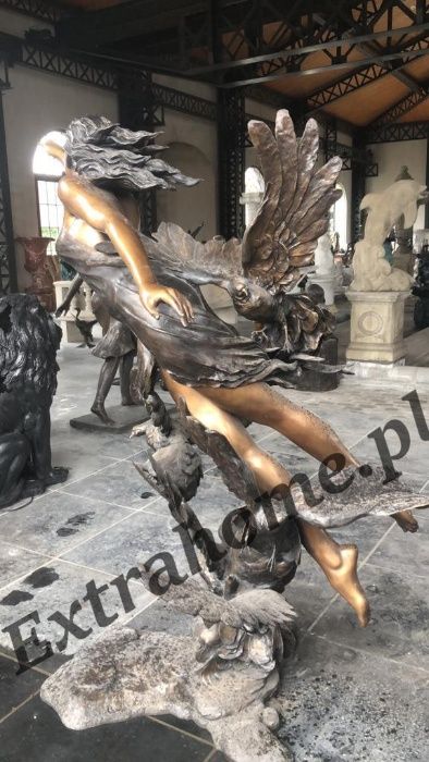 Najpiękniejsza Rzeźba z brązu w ruchu " Flying with Birds" H180cm