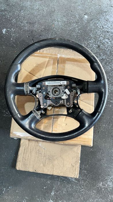 Volante Nissan Almera Tino