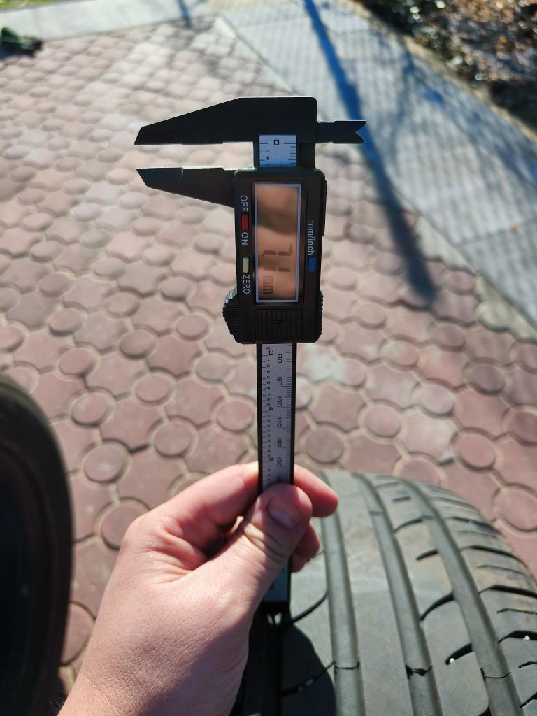Opony letnie 235/50r17 2 sztuki