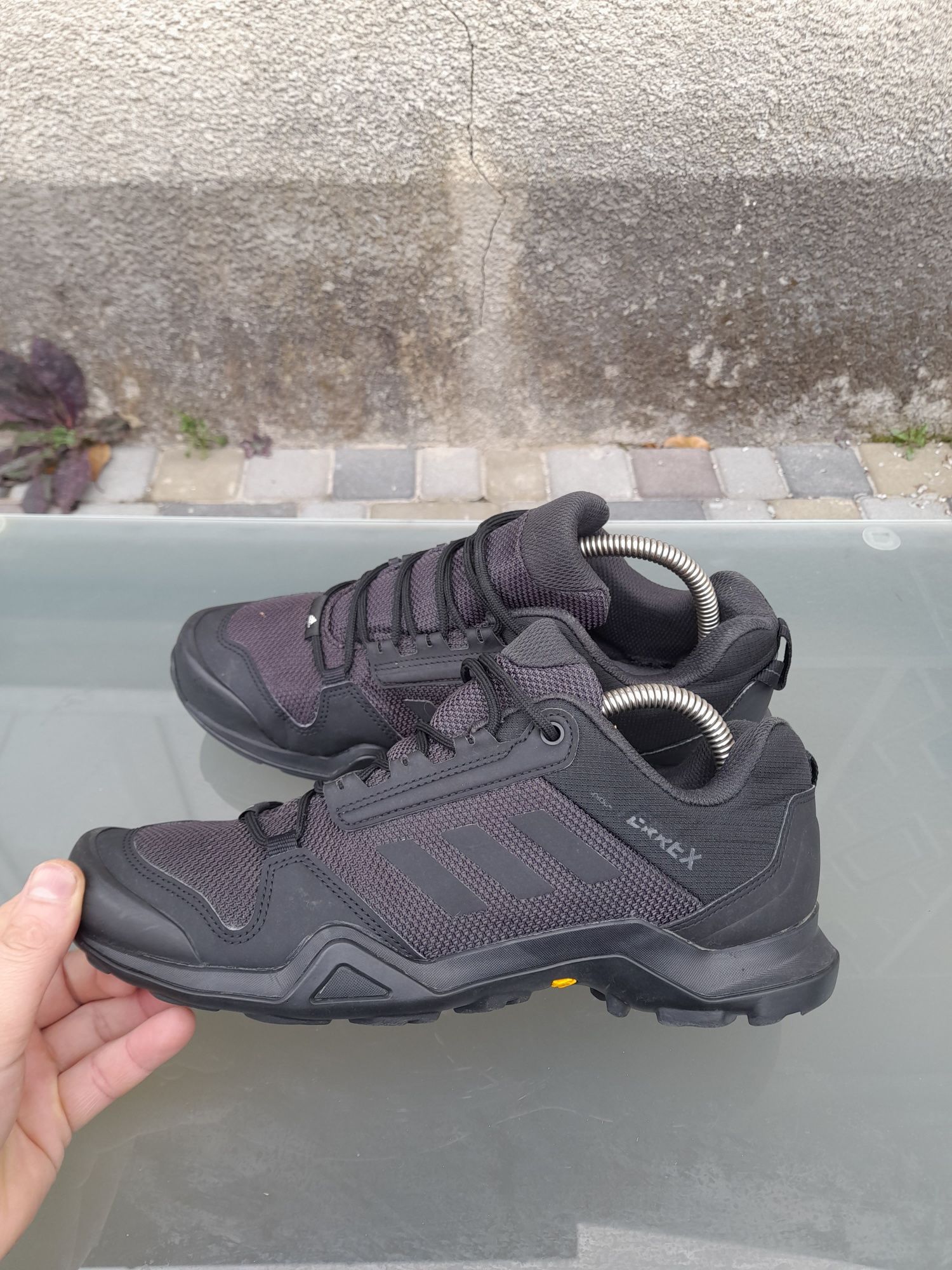 Чоловічі кросівки для бігу Adidas Terrex Ax3 розмір 43