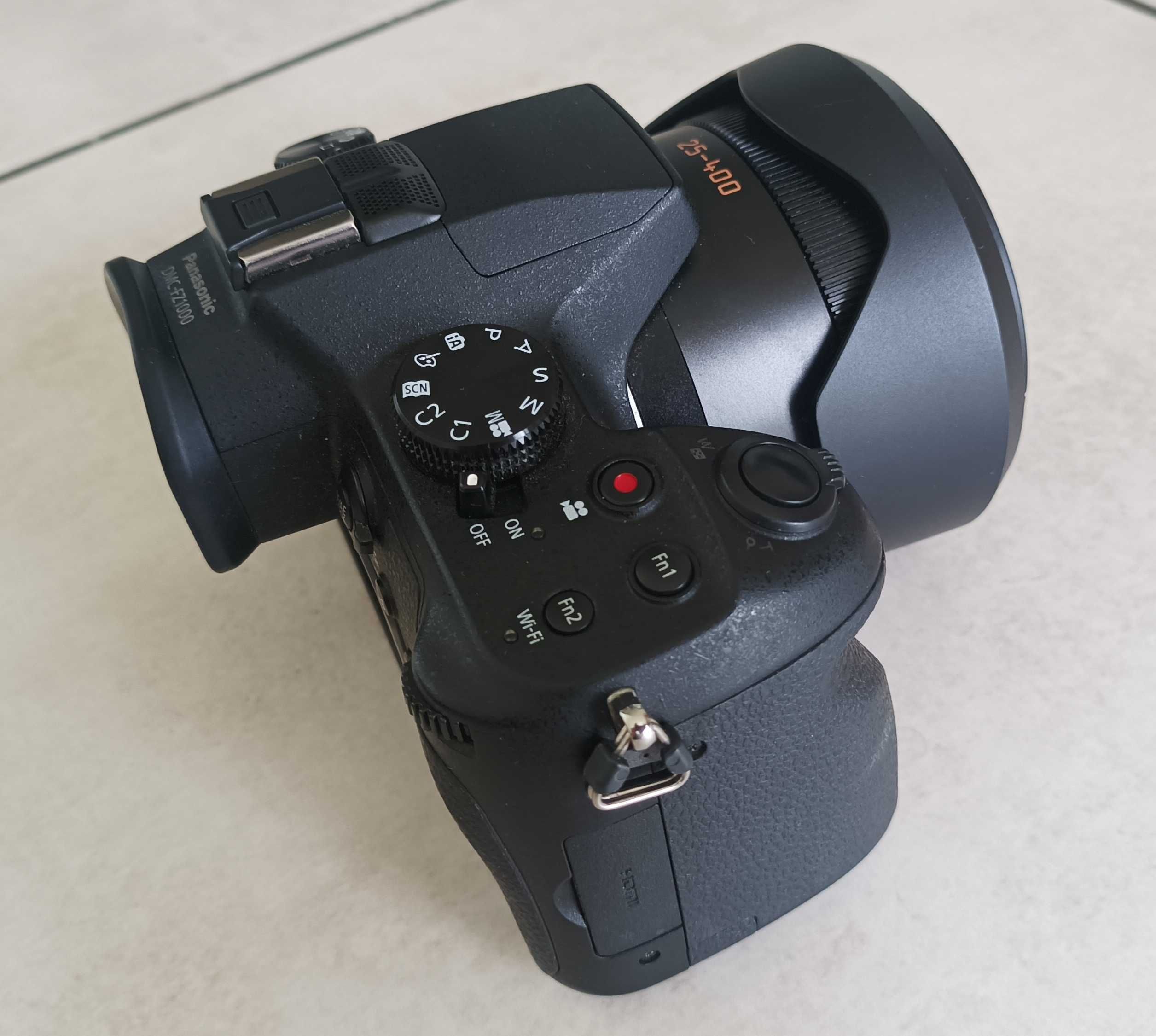 Panasonic Lumix FZ1000