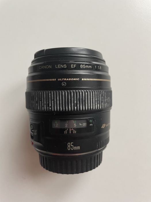 Canon EF 85mm f/1.8