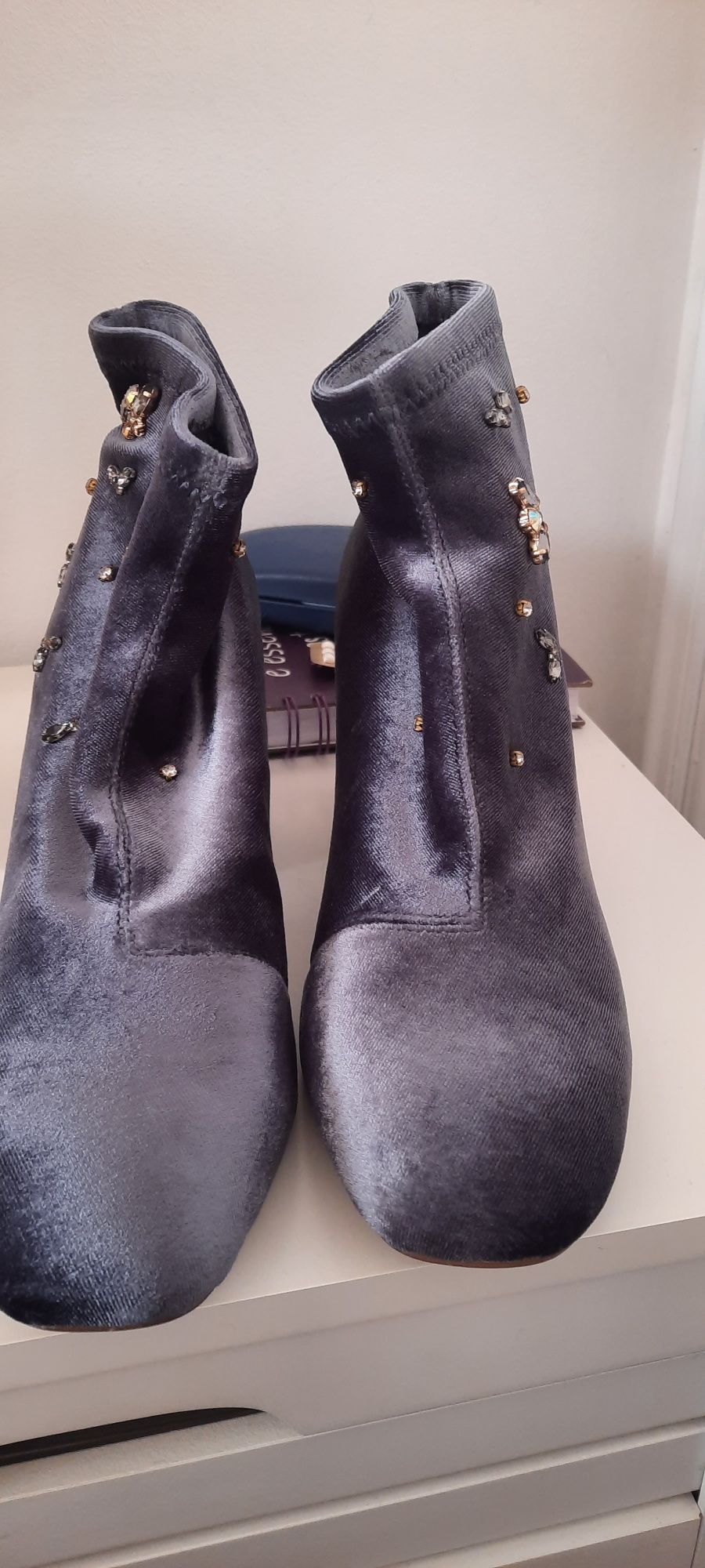 Botins veludo tamanho 39 Stradivarius