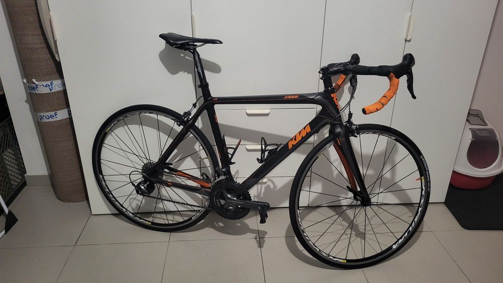 Ktm strada 5000 em carbono