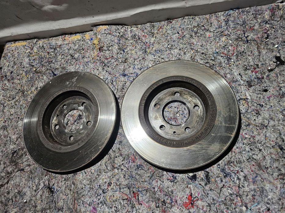 Audi A4 B8 Tarcze hamulcowe tył tylne komplet 300mm