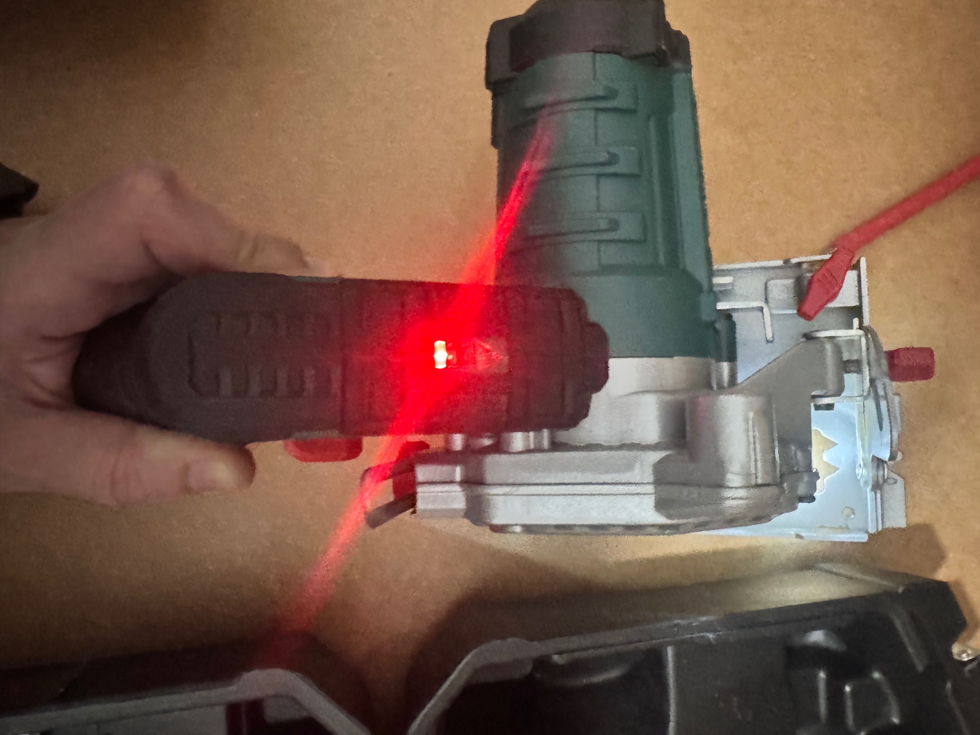 Mini serra circular Parkside 12v