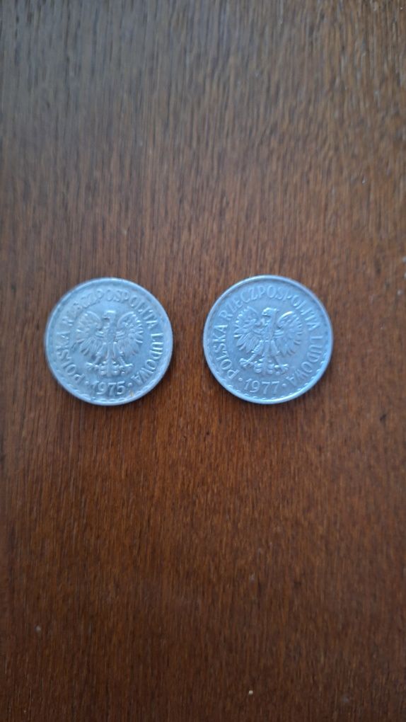 Monety 1 zł z 1975 i 1977 ze znakiem mennicy