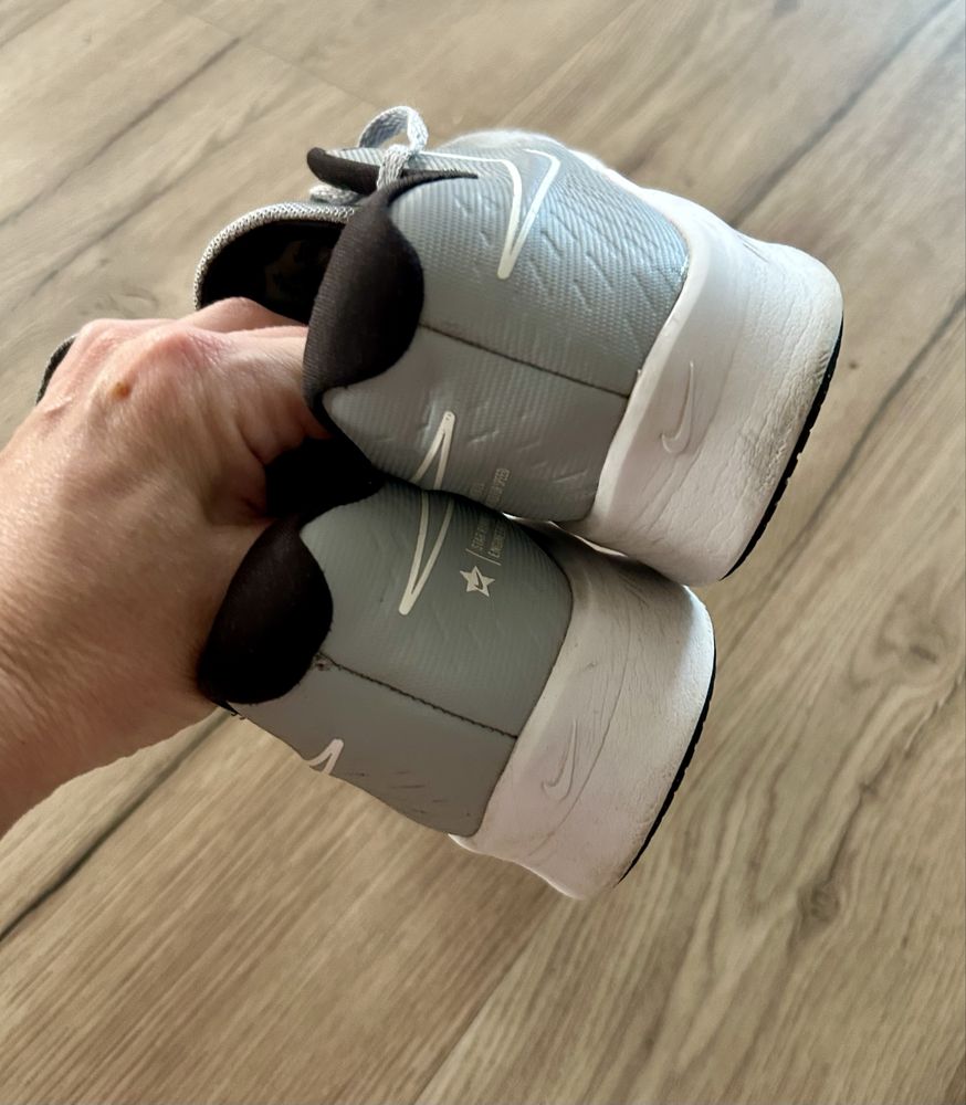 Buty sportowe adidasy dla chłopca Nike Star Runner r 38